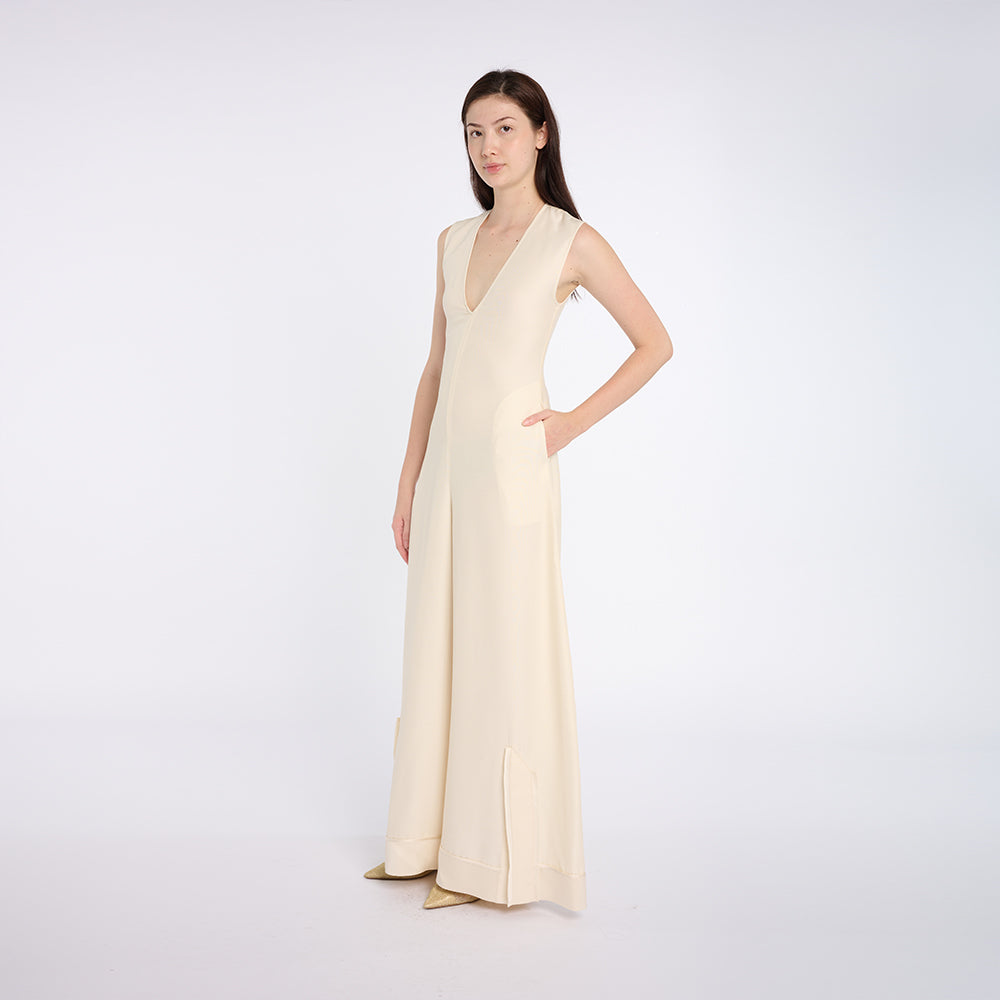 Elegant Sleeveless Jumpsuit with Deep V-Neck