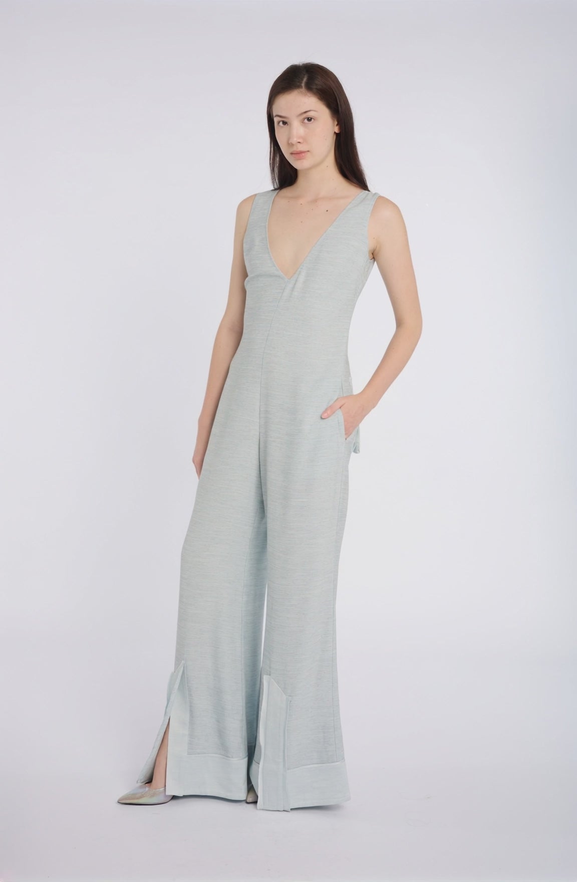 Stylish Sleeveless Jumpsuit with Slit Legs