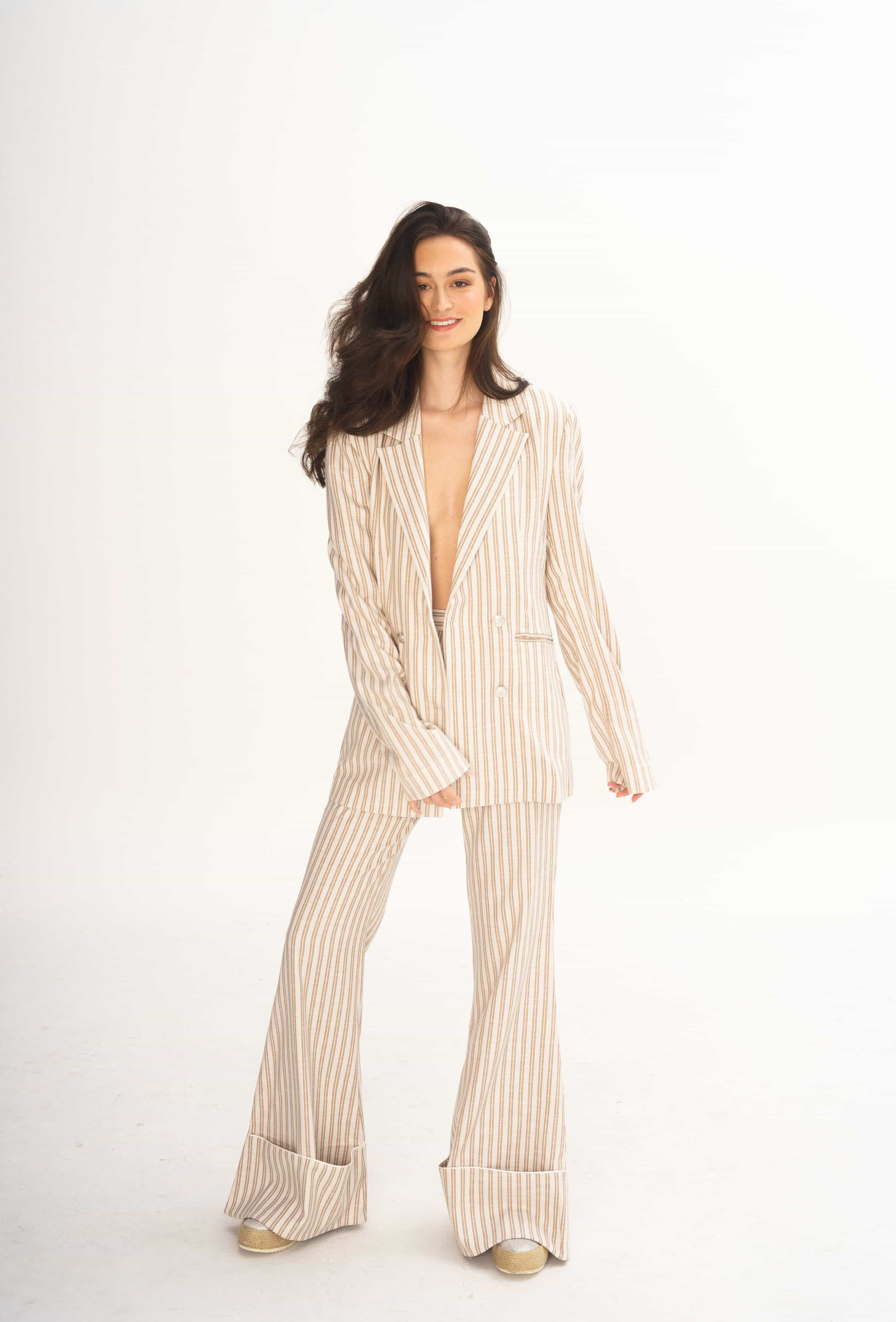 Striped Linen Suit. Blazer With Flared Pants - Beige