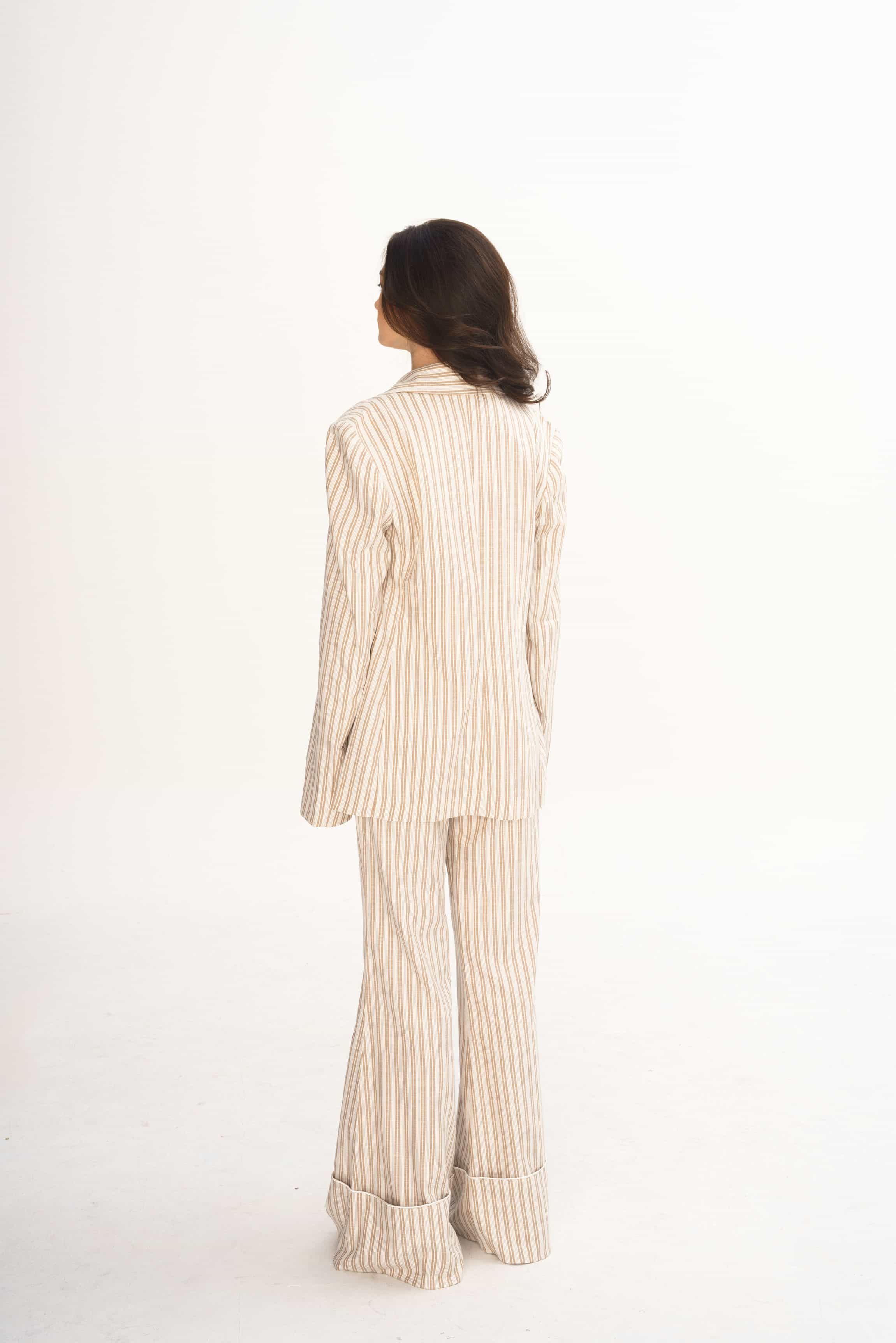 Striped Linen Suit. Blazer With Flared Pants - Beige