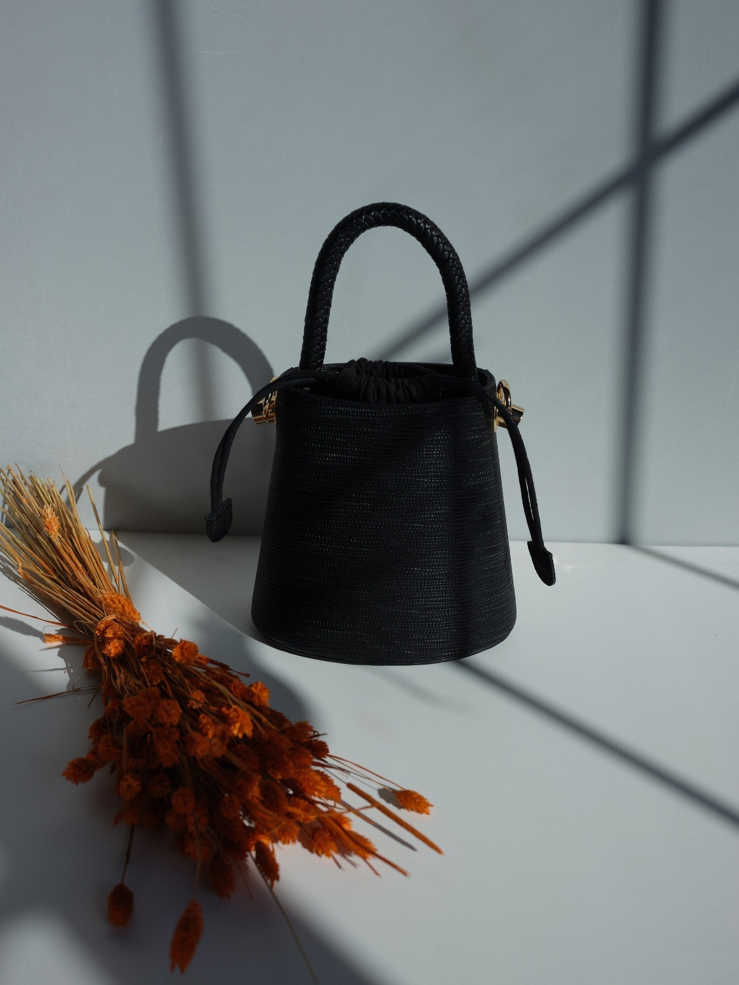 Small Black Bag - Fashion M.O.V